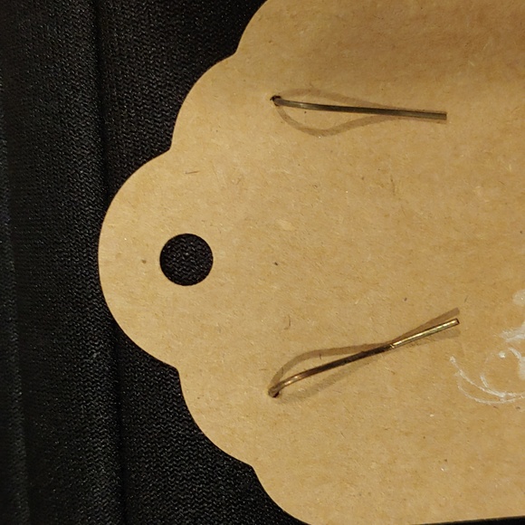 Bronze brown color metal feather earrings, boho style - Picture 2 of 2